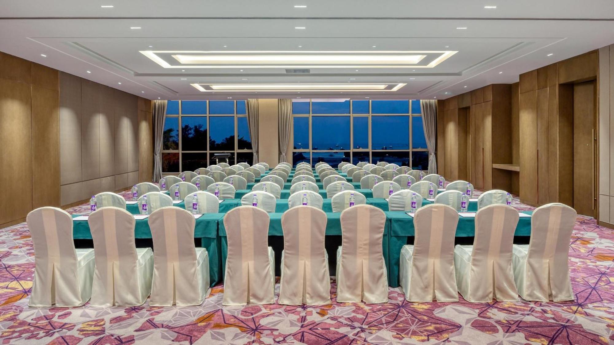 Crowne Plaza Beihai Silver Beach By Ihg Bagian luar foto